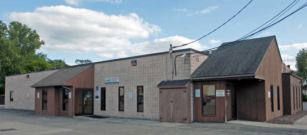 Exterior building and parking lot of Dayton Way Health Center in Sharon, PA